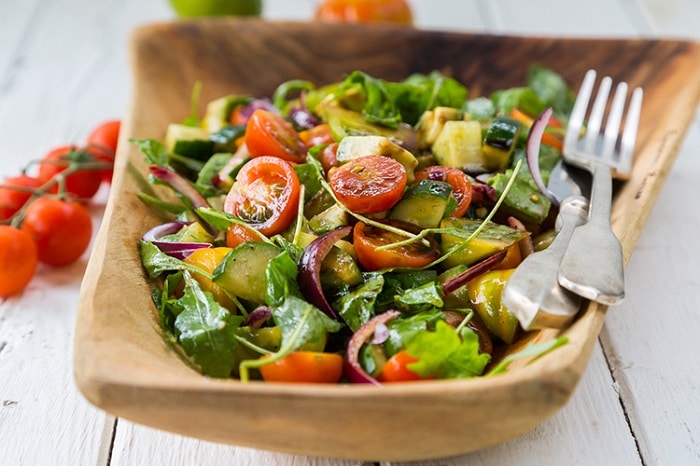Salad cà chua và rau củ giảm cân