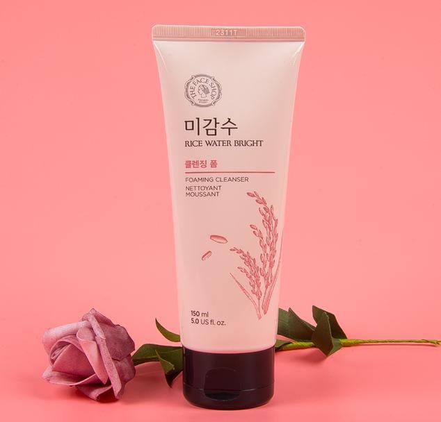 sữa rửa mặt the face shop rice water bright