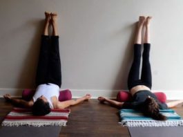 tập yoga trị đau lưng